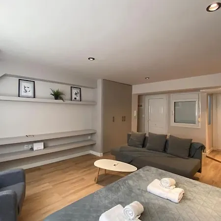 Apartment Next To Campus & Hospitals-thessaloniki *